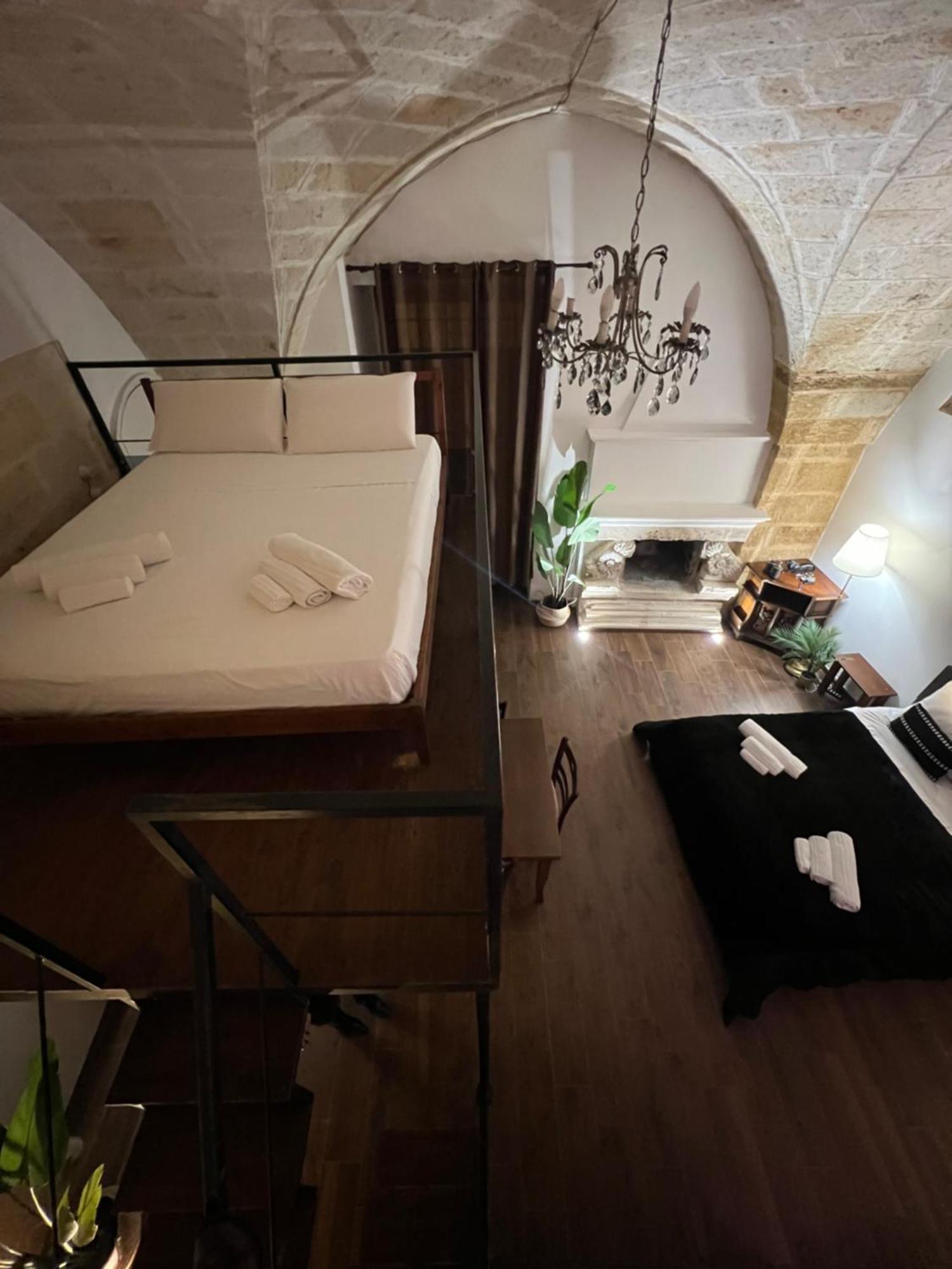 Kairos Apartment
